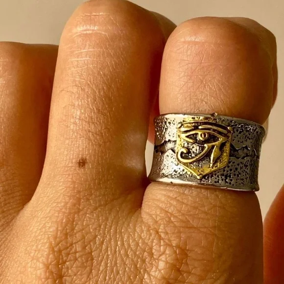 Silver and gold eye of Horus ring (free size) - Picture 2 of 4